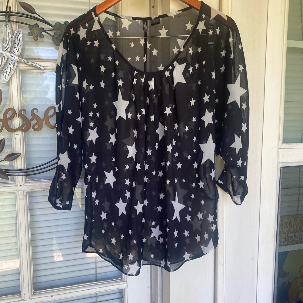 Cold shoulder sheer star shirt size medium great for 4th of July